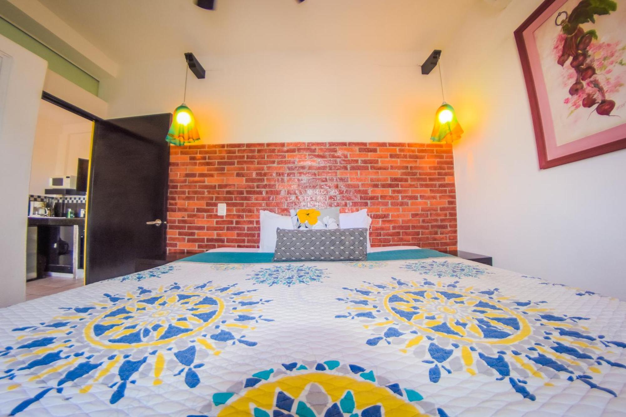 Hotel Suites Nadia Пуэрто-Вальярта Экстерьер фото
